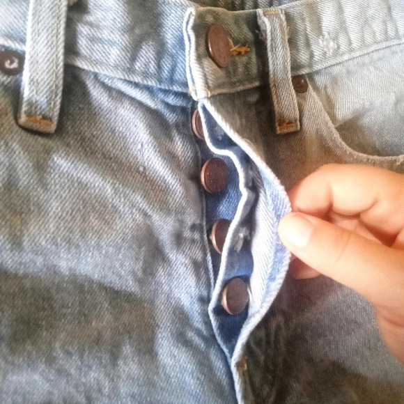 BDG Urban Outfitters Light Wash Denim Shorts 100% Cotton Button Fly Size 27 - Picture 3 of 4